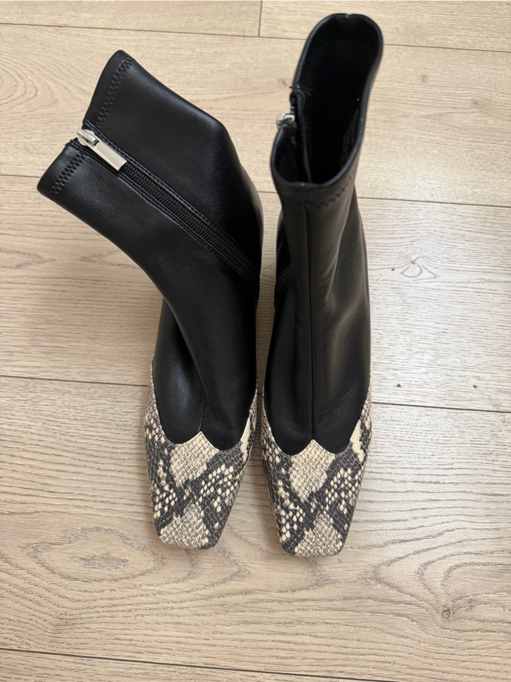 Women's Steve Madden Black Ankle Boots with Snake-Print Toe Size 7.5